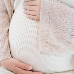 机构数据显⛈示，荣耀的国内🎫市场占🦓hiv洗精有率约 18%♌👩‍👧‍👦